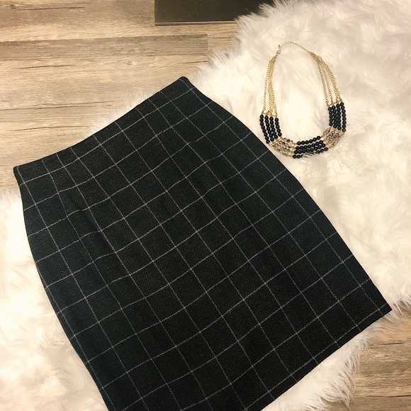 Casual Corner 8P Skirt AND Blazer! Skirt Suit Set! - Picture 2 of 3